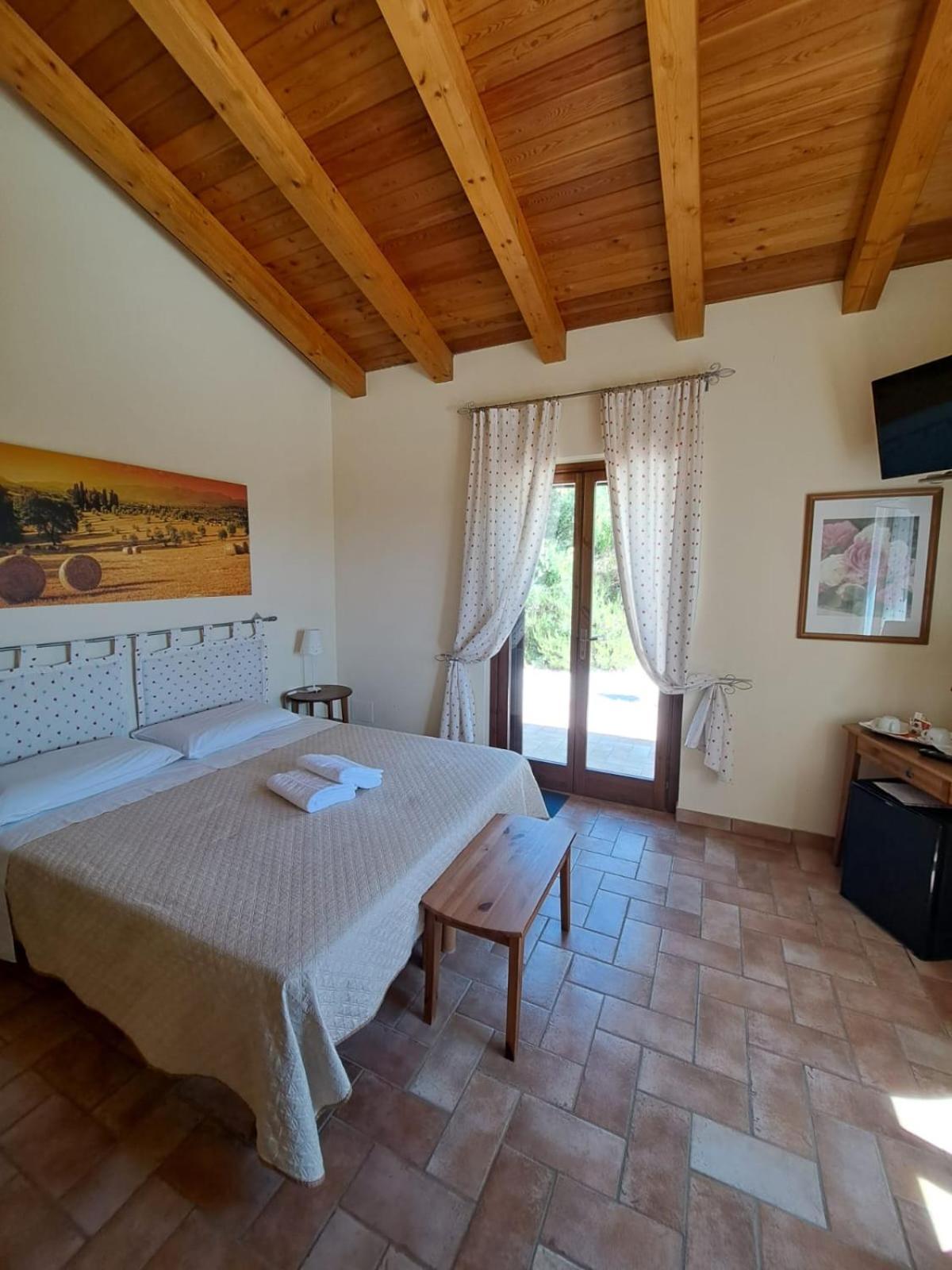 Casale Terre Rosse Bed & Breakfast Saturnia Ngoại thất bức ảnh