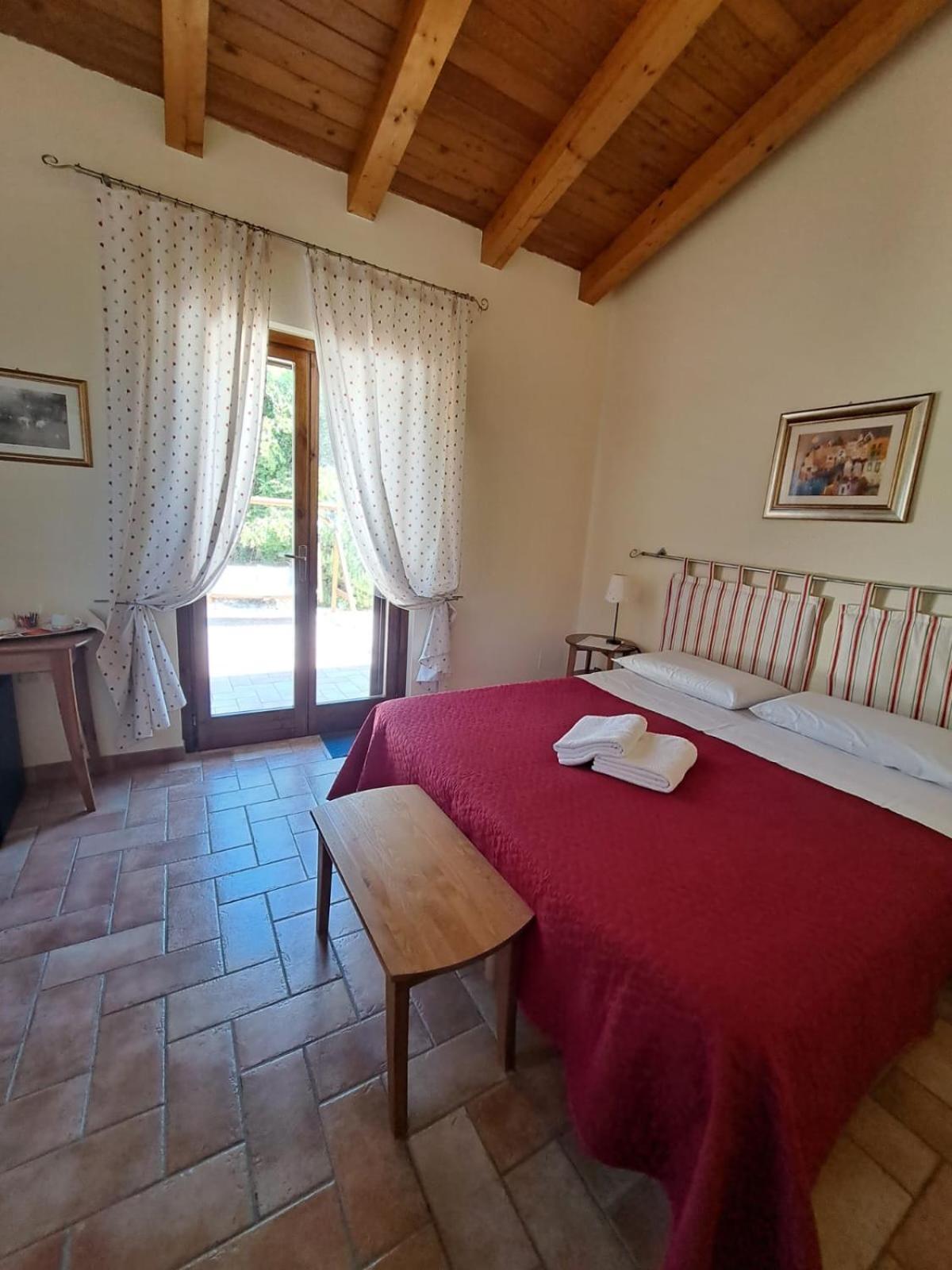 Casale Terre Rosse Bed & Breakfast Saturnia Ngoại thất bức ảnh