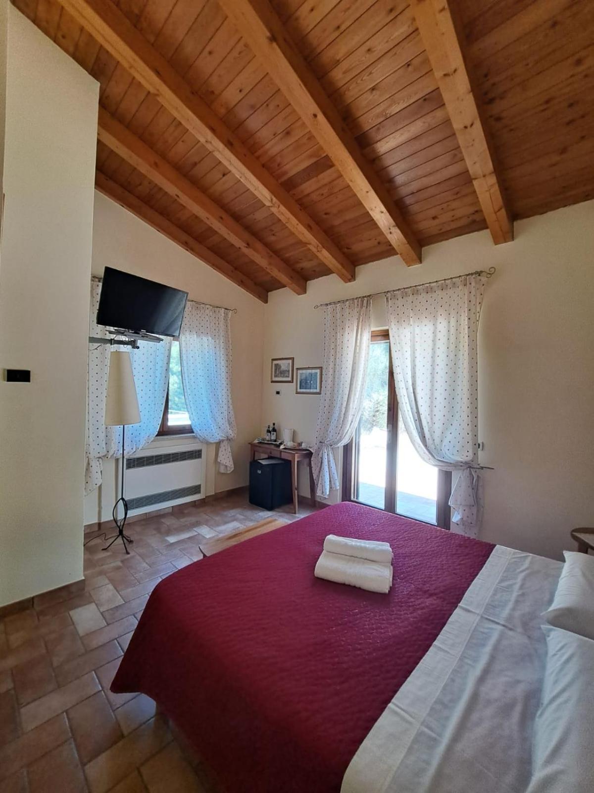 Casale Terre Rosse Bed & Breakfast Saturnia Ngoại thất bức ảnh