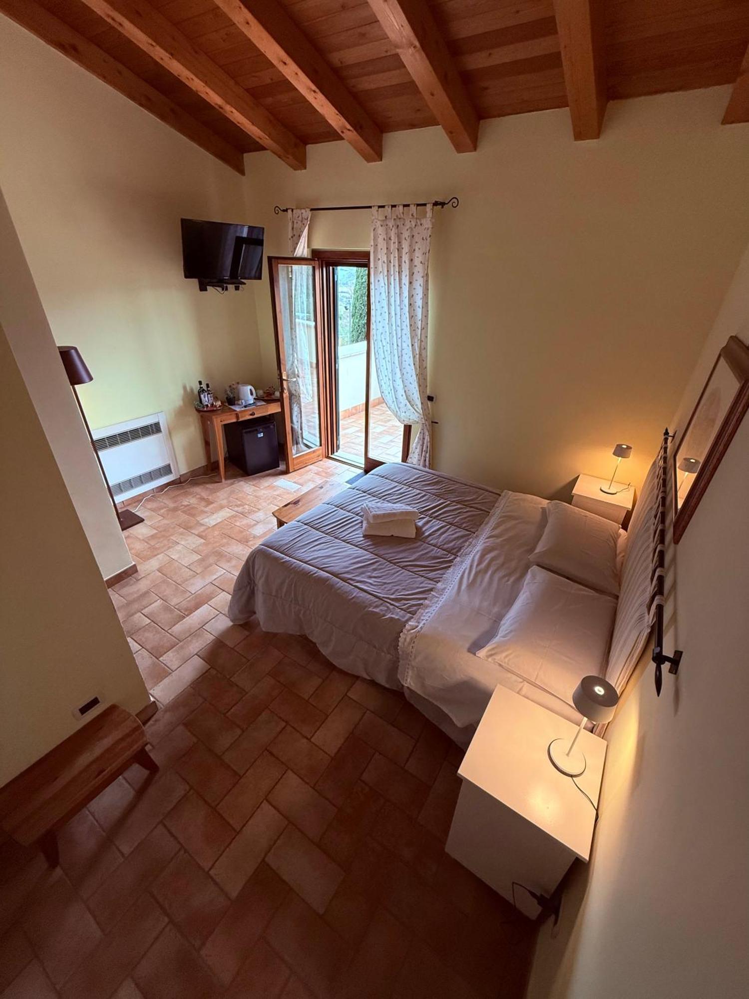 Casale Terre Rosse Bed & Breakfast Saturnia Ngoại thất bức ảnh
